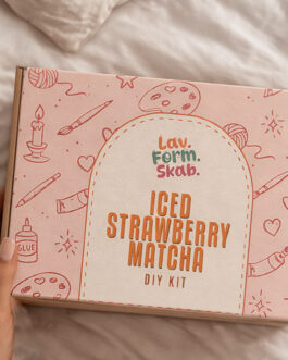 DIY Strawberry Matcha Candle Kit